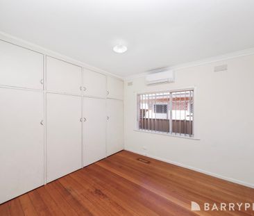 SPACIOUS, CONVENIENT & READY TO MOVE IN - Photo 5