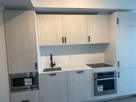 For Lease - 88 Queen Street Unit# 5812, Toronto, Ontario - Photo 3