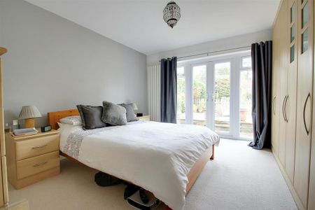 5 bedroom detached bungalow to rent - Photo 5