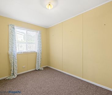Lovely, cosy two bedroom brick unit situated in a quiet duplex! - Photo 4