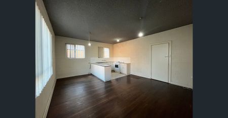 Comfortable Modern Style Unit close to CBD - Photo 5