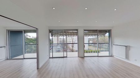 Location Appartement 5 pièces 101m² - Photo 2