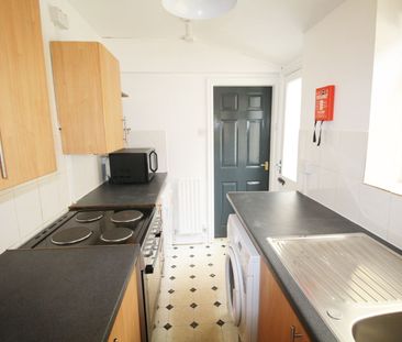 Student Accommodation 26 - 27, 77 Canwick Road, Lincoln - Photo 3