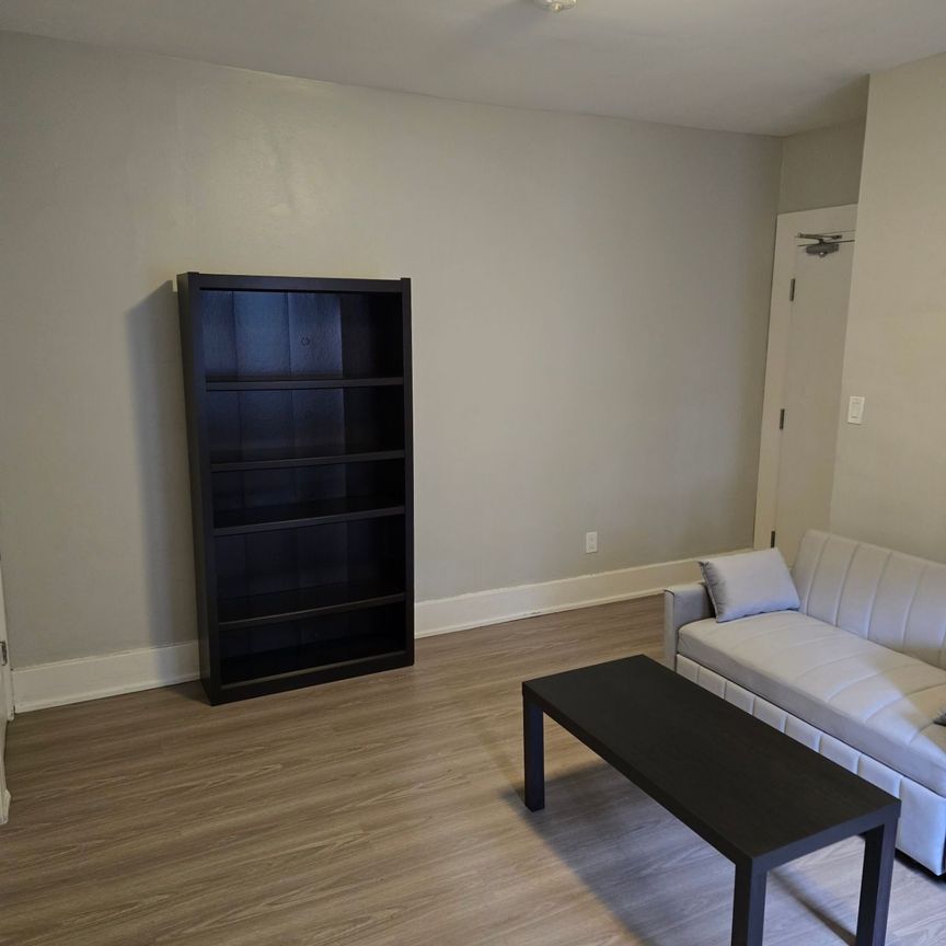 For Lease - 72 Victoria Avenue Unit# 202, Hamilton, Ontario - Photo 1