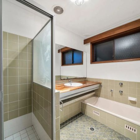 Delightful Family Home - Photo 4