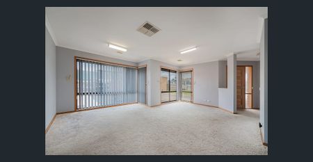 Charming Family Home in the Heart of Craigieburn - Photo 5