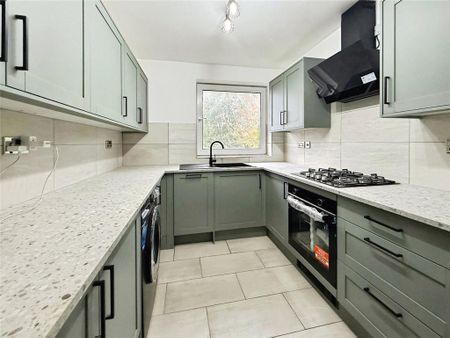 2 bedroom flat to rent - Photo 4