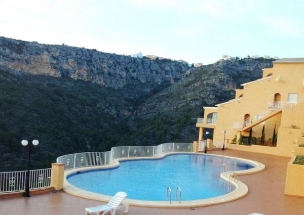 FOR RENT Apartment with 2 bedrooms with pool for LONG TERM