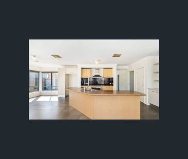 5 Stretton Drive, Brookfield, Vic 3338 - Photo 4