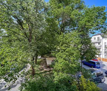 Sehr schöne, geräumige 3 Zimmerwohnung in ruhiger Lage am Schloss Nymphenburg - Photo 1