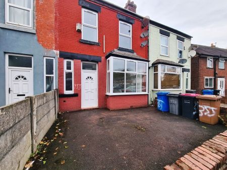 3 Bed Terraced House, Lower Broughton Road, M7 - Photo 3