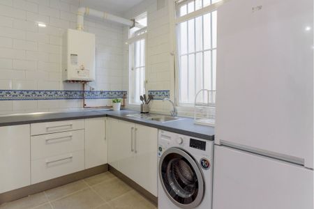 Wonderful room in Plaza de Santa Ana - Photo 4