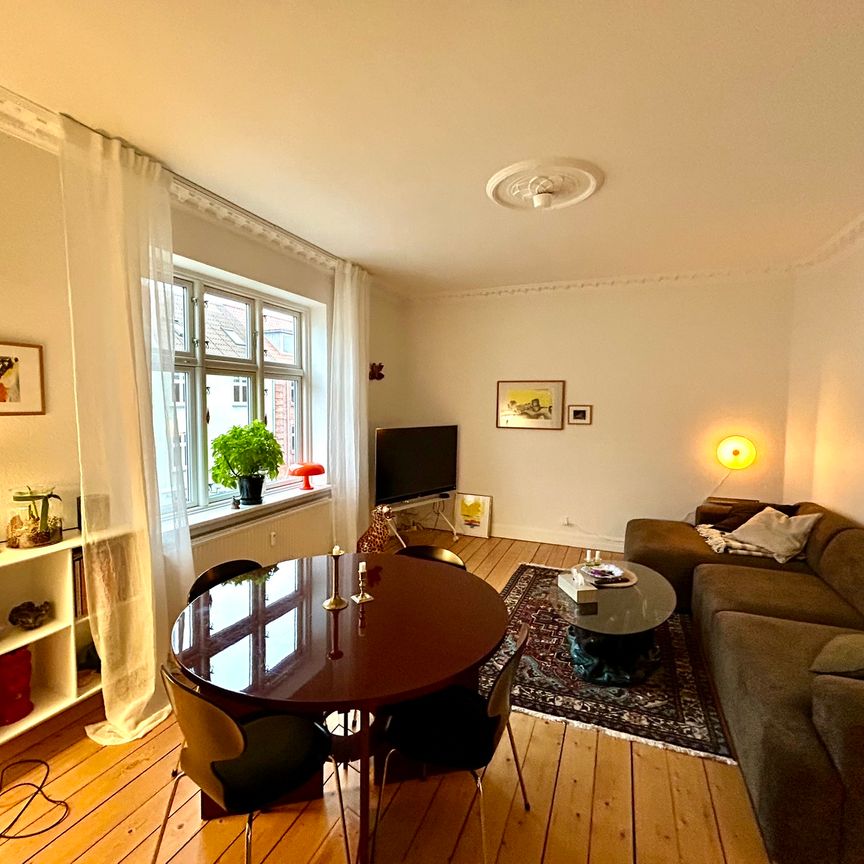 Rummelig lejlighed med lys og charme i Aalborg - Foto 1