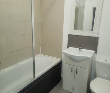 WF1, West Yorkshire - Photo 4