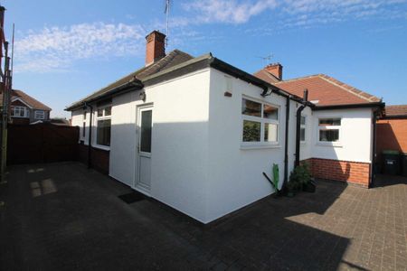 2 bed Detached Bungalow - Photo 3