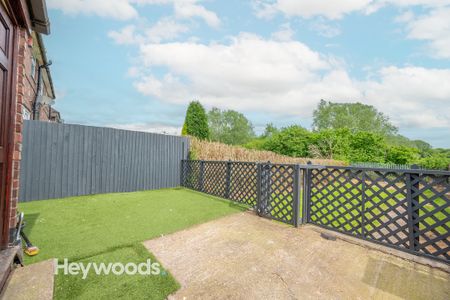 3 bed terraced house to rent in Moran Road, Silverdle, Newcastle-under-Lyme - Photo 3