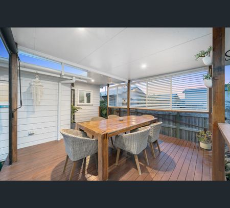 27 Ella Street, Redcliffe, Qld 4020 - Photo 2