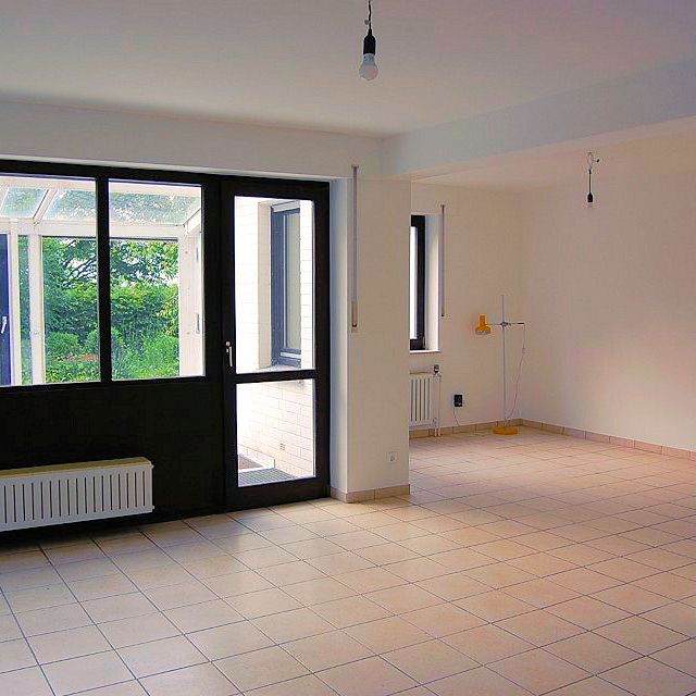 Großzügiges, gepflegtes Reihenhaus in schöner Lage - Photo 1