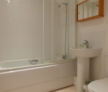 1 bedroom Flat in Eclipse House, Binfield - Photo 3