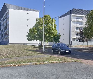 Appartement SABLE SUR SARTHE T3 - Photo 3