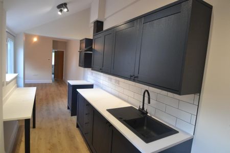 2 bedroom terraced house to rent - Photo 3