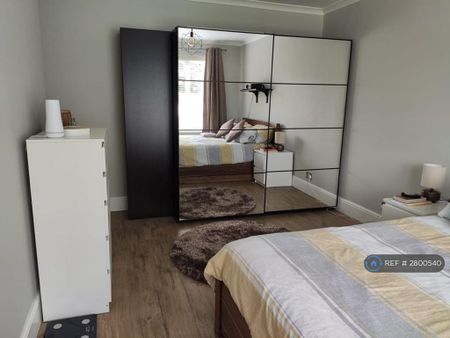 2 bedroom maisonette to rent - Photo 4