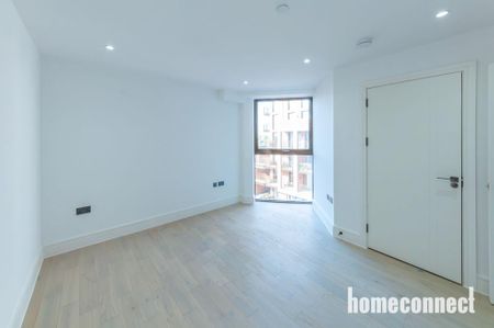 3 bedroom flat to rent - Photo 4