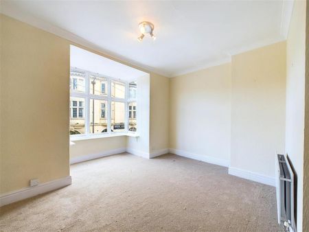 3 bedroom apartment to rent - Photo 2