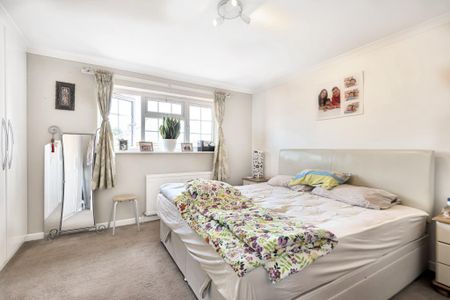 3 bedroom semi-detached house to rent - Photo 4