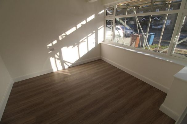 4 bedroom terraced house to rent - Photo 1