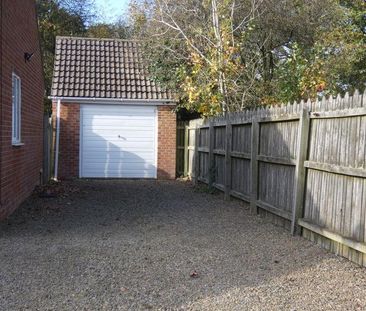 2 bedroom semi-detached bungalow to rent - Photo 2