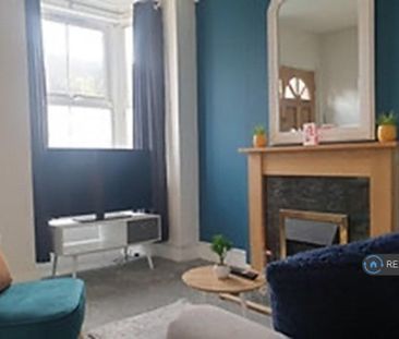 2 bedroom end of terrace house to rent - Photo 3