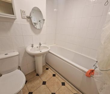 1 bedroom flat to rent - Photo 6