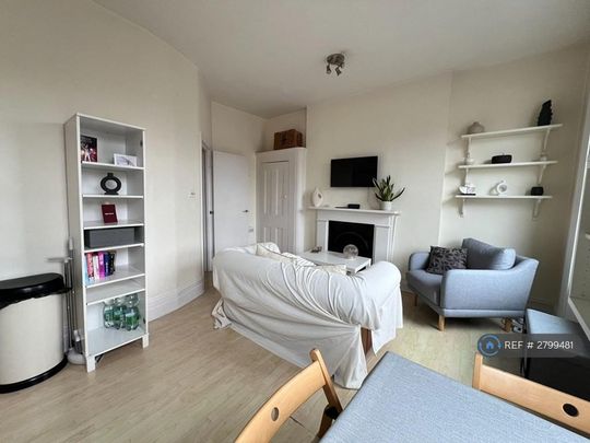 1 bedroom flat to rent - Photo 1