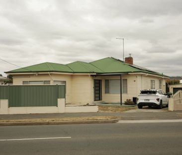 Feel at home, Living Here - Photo 1