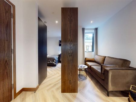 Apt 17, Live Oasis Deansgate - Photo 2