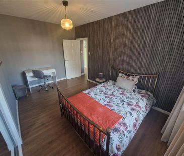 Room in a Shared Flat, West Pilton Grove, EH4 - Photo 5