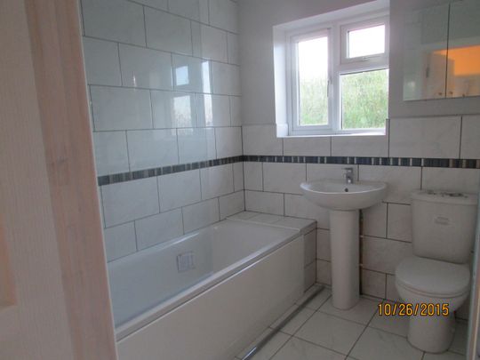 2 bed Semi-Detached - To Let - Photo 1