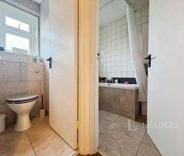 3 bedroom terraced house to rent - Photo 6