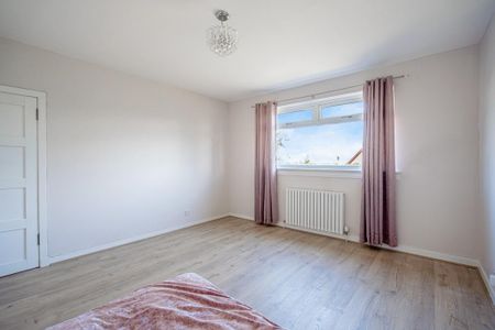 4 bedroom detached house to rent - Photo 4