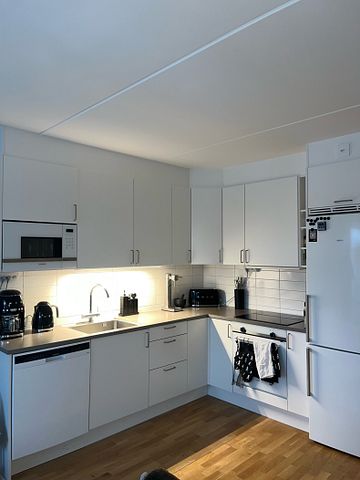 A well planned and nice two room apartment in Täby - Photo 5