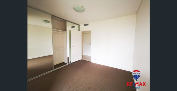 Modern Riverfront Apartment That You Can't Miss - Photo 1