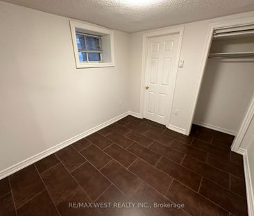 Detached Home For Lease | W8129362 - Photo 2