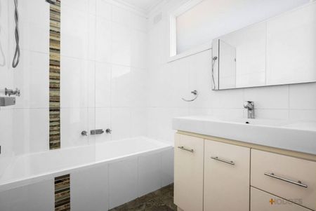 HIGHLY SOUGHT AFTER LOCATION | MINUTES FROM BEACH | SPACIOUS LIVING - Photo 5