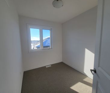 For Lease - 461 Blackburn Drive Unit# 72, Brantford, Ontario - Photo 4