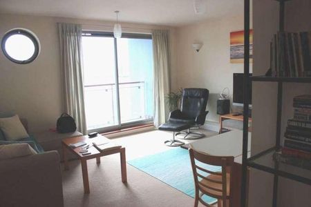 Tideslea Path, Thamesmead West, SE28 - Photo 5