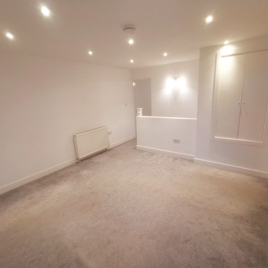 One Bedroom Apartment for Rent in Redhill - Photo 1