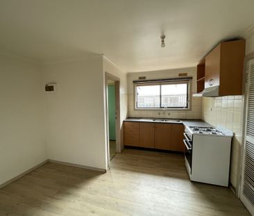 Light-Filled 2-Bedroom Unit in Altona North - Photo 2