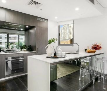 “Stylish North Facing Modern Living With Ultra Convenience” - Photo 1