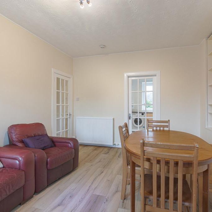 3 bedroom flat to rent - Photo 1